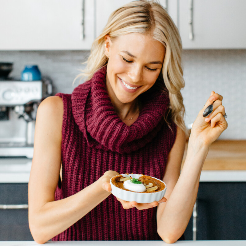 Britt Maren makes her Thanksgiving pumpkin tart