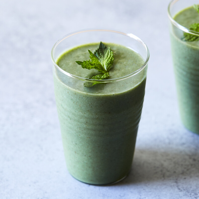 Tropical Green Smoothie -- perfect for summer!