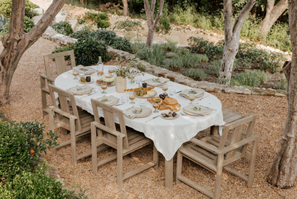 Camille Styles summer tablescape ideas.