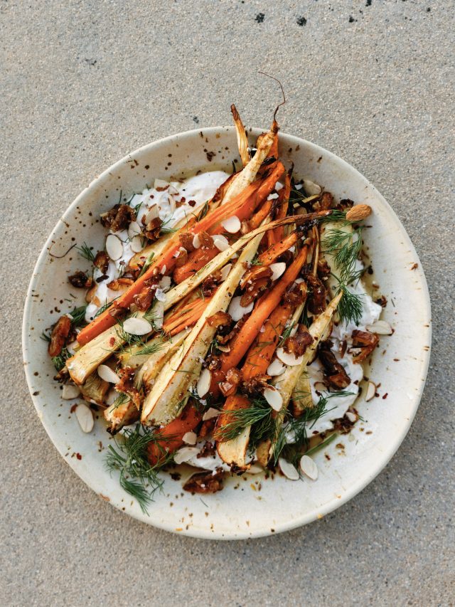 Roasted Carrots with Yogurt Sauce