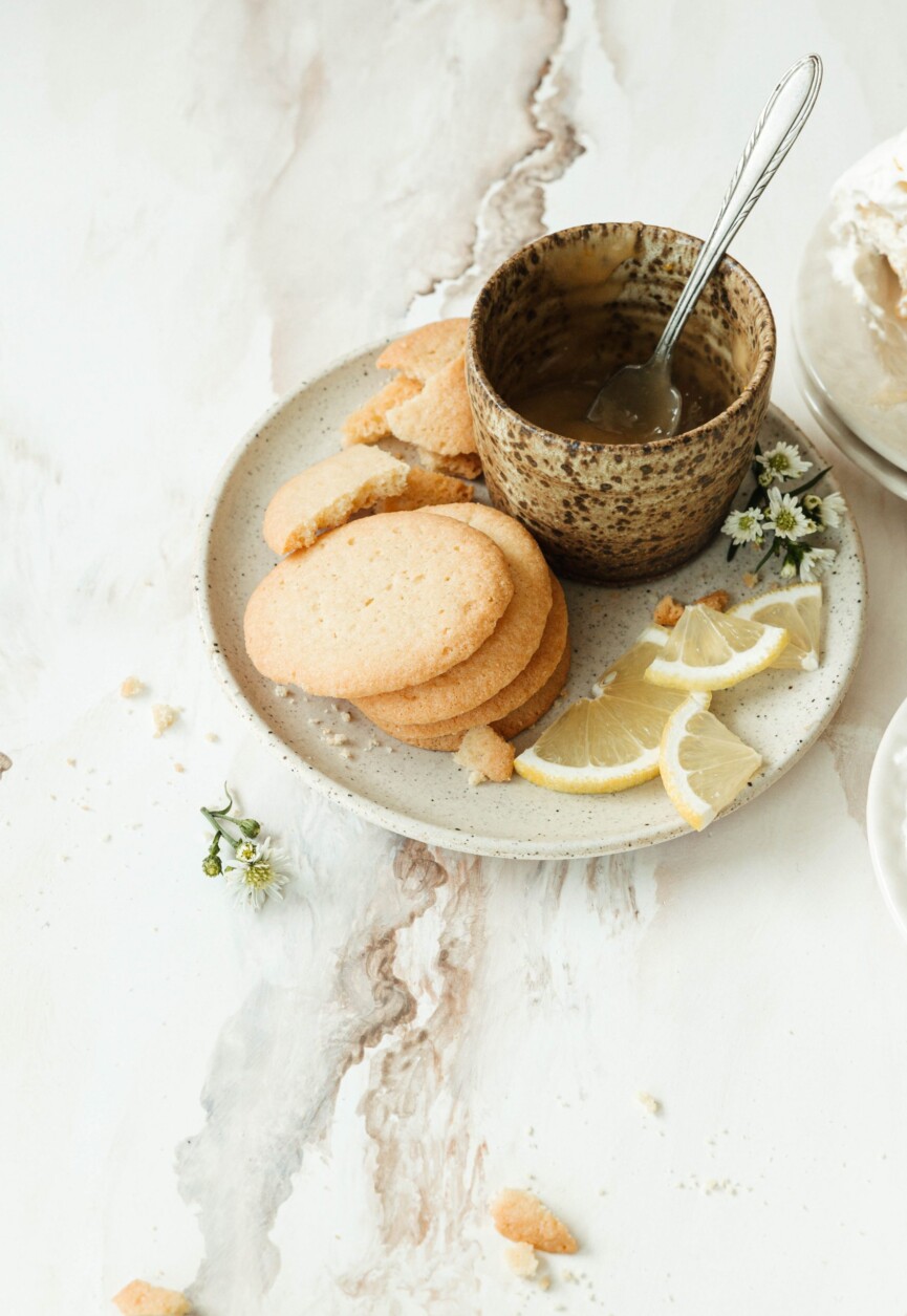 lemon curd and cookies