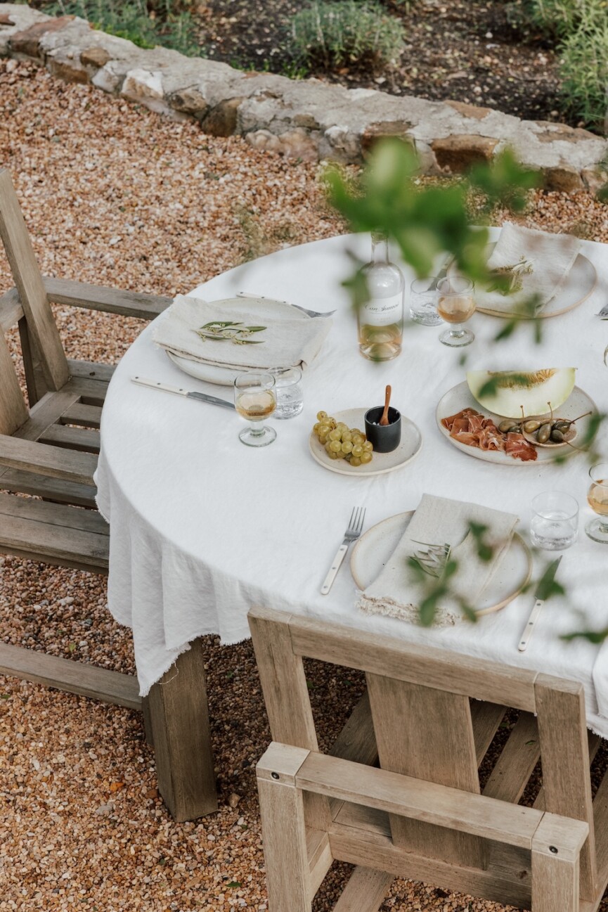 summer entertaining tips-table